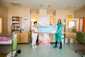 2017.10.31. A KORE adományának átadása a Markusovszky kórház koraszülött osztályán
